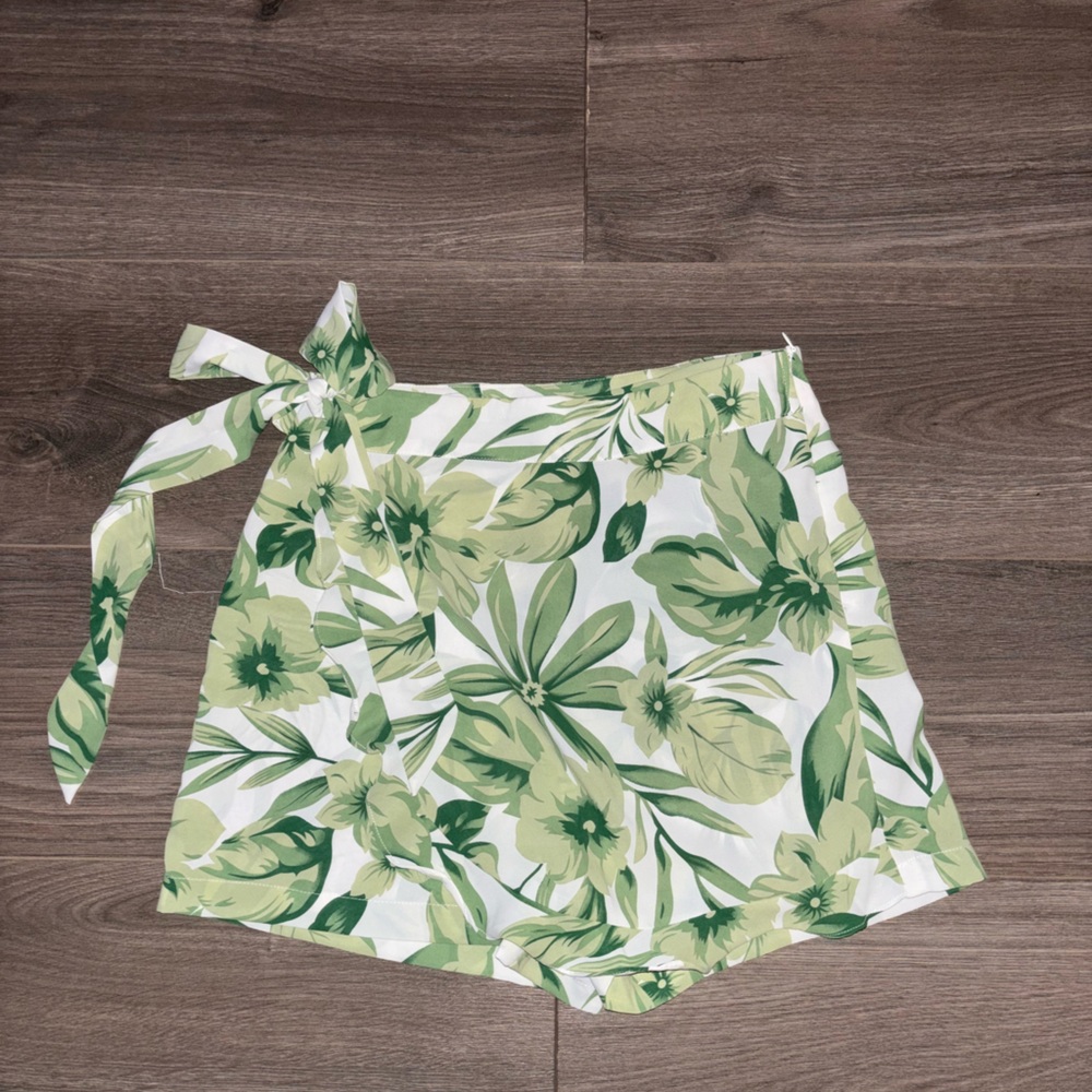 floral shorts